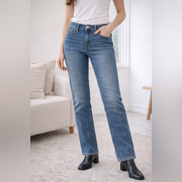 Levi's Denim - Levi’s 525 Perfect Waist Straight Leg Jeans Women’s W30 L32 Medium Wash